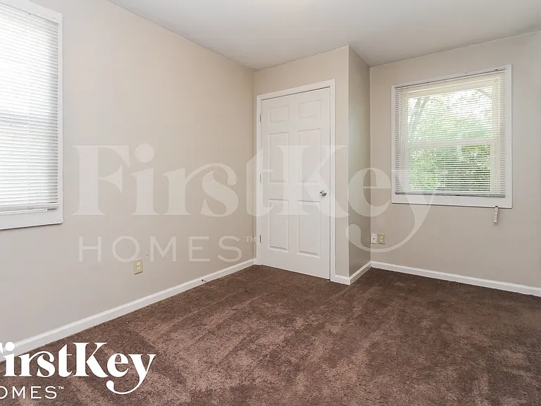 10207 Catalina Dr — Photo 11