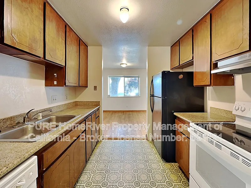 2 bed, 1.0 bath, 1035 sqft, $1,750 — Photo 4