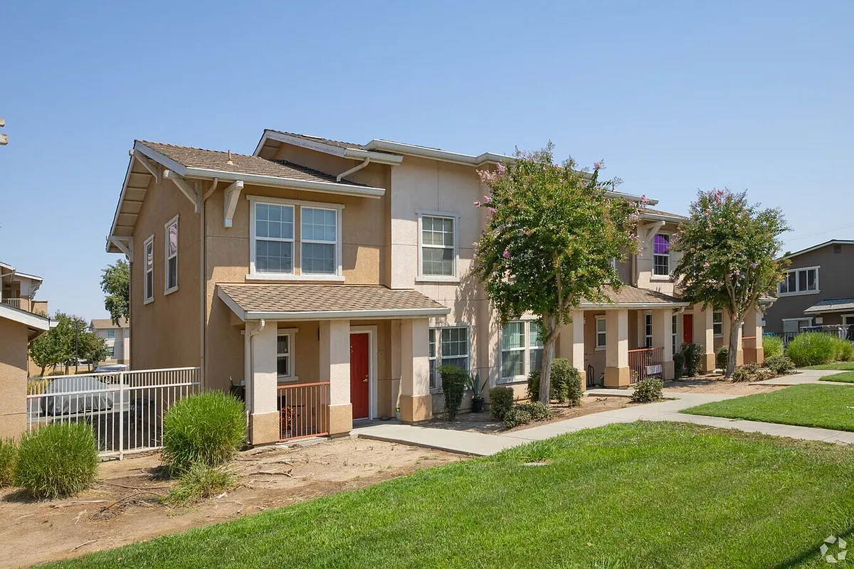 Photo 1 of 6 - North Avenue Apartments - Sacramento, CA Primary Photo - North Avenue Apartments