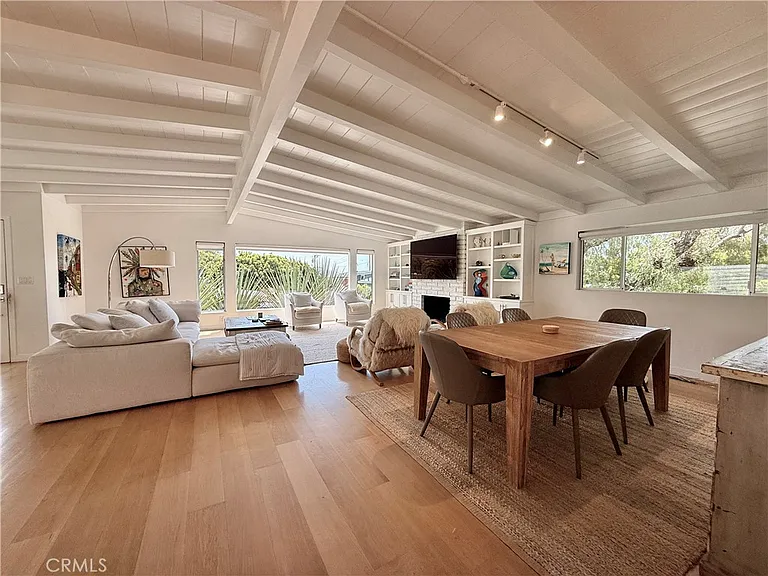 234 La Brea St — Photo 14