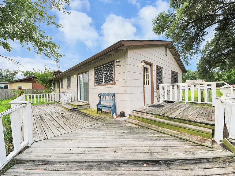 535 Pampa St — Photo 14