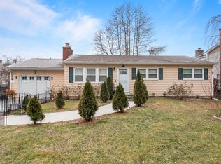 20 Grove Ave, Derby, CT 06418