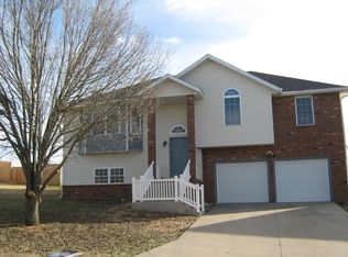 2910 W Trevor Trl, Ozark, MO 65721