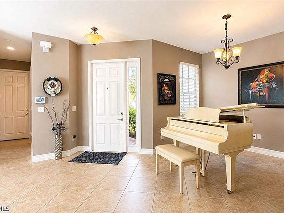 4th image of 10471 Winged Elm Ln