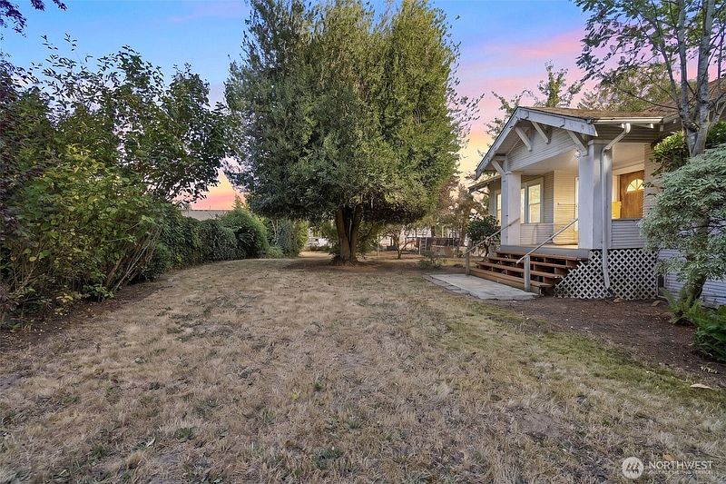 3rd image of 419 S 150th Street