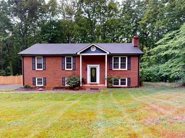 1578 Twin Oaks Dr, King, NC 27021