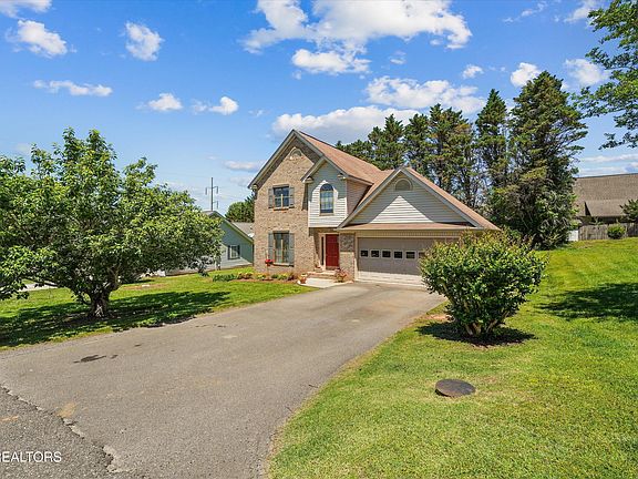 3rd image of 2429 Village Ln