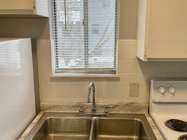 595 Brown St #2 — Photo 6