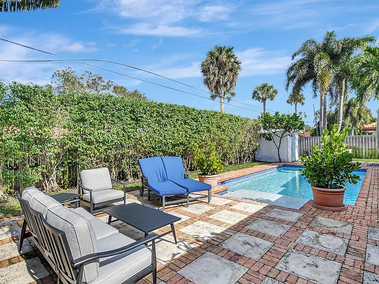 801 SW 5th St — Photo 43