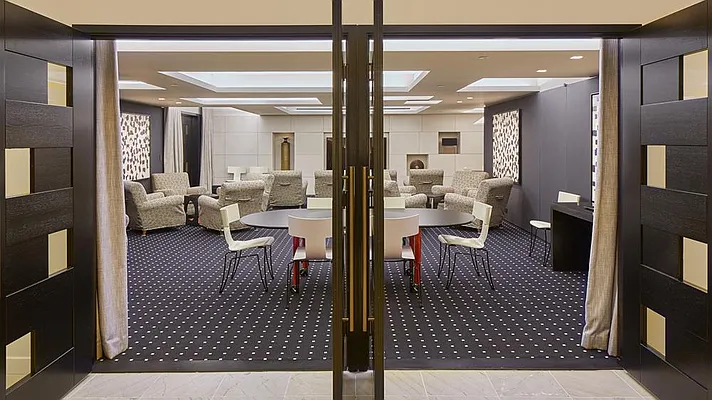 Rented by R New York | media 44