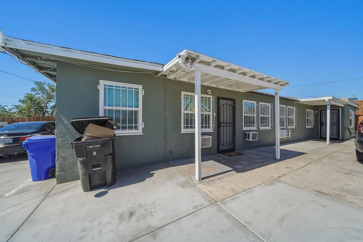 2 bed, 1.0 bath, 728 sqft, $1,500 — Photo 2