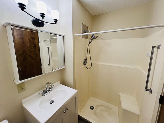 4th image of 9 E 10th Ave #11144776