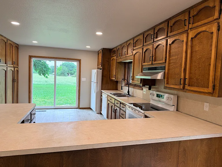 21889 S 520th Rd — Photo 5