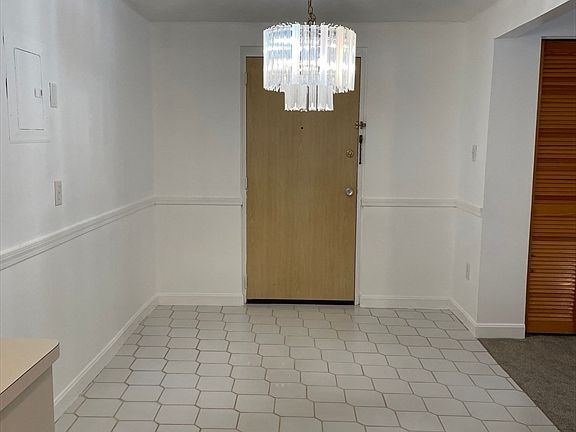 4th image of 206 Rock St APT M5
