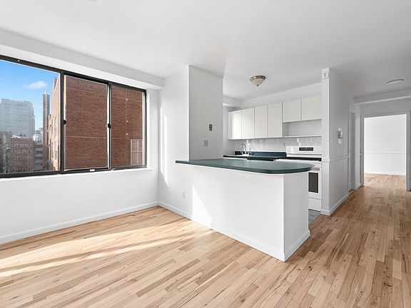 4th image of 179 Grand St APT 6G