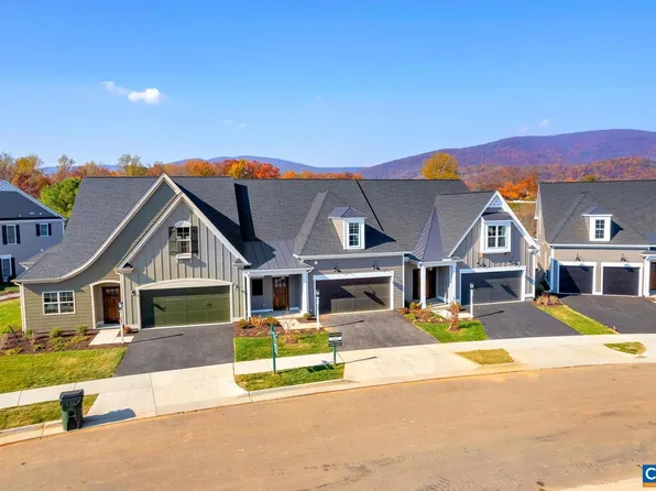 1226 Farrow Dr, Charlottesville, VA 22901