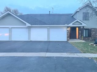 647 Cumberland Trl APT BB2, Roselle, IL 60172