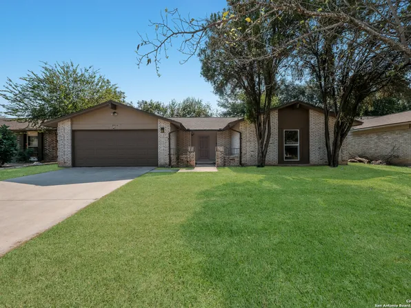 8214 KNUTE ROCKNE ST, San Antonio, TX 78240