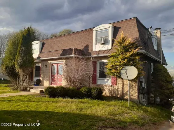 11 Pine Dr, Shavertown, PA 18708