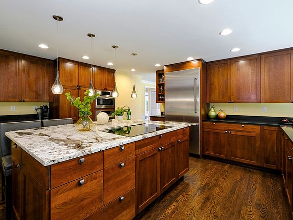 5th image of 21416 NE 68th Ct