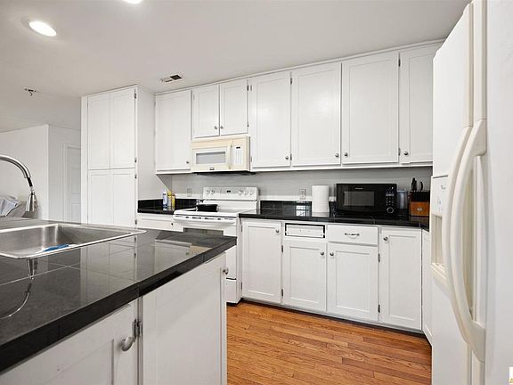 5th image of 3335 Pope Rd