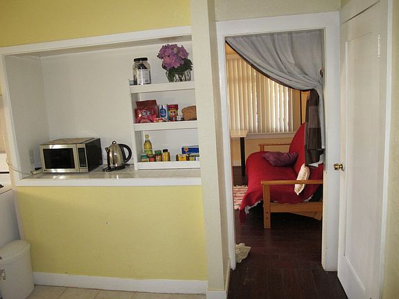 3rd image of 1243 W 25th St #1243