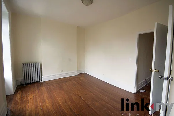 Rented by Link NY Realty | media 14