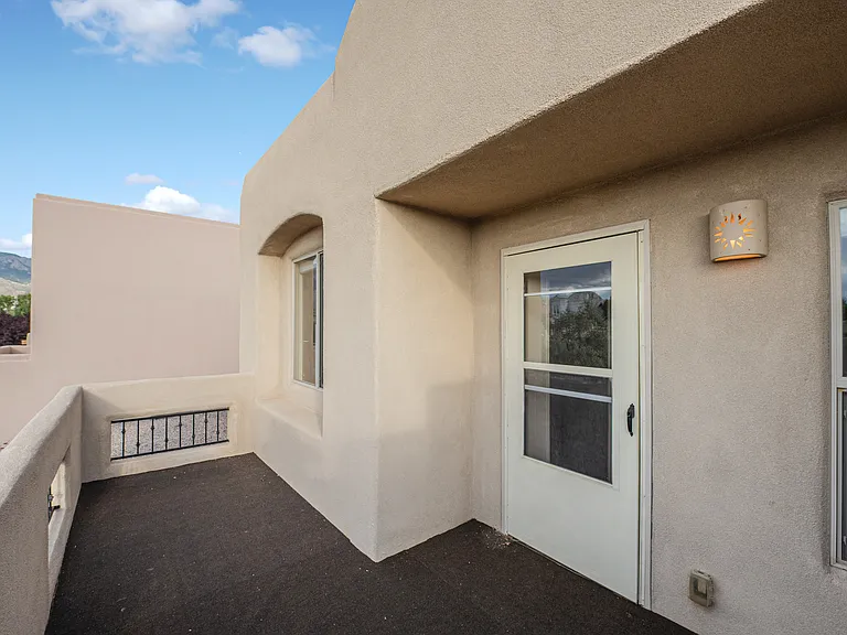 8860 Desert Fox Way NE — Photo 30