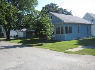 121 N Mulberry St, Clinton, IL 61727