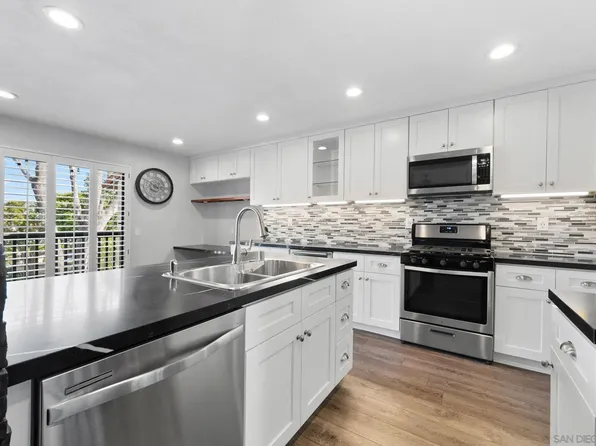 6953 Camino Pacheco, San Diego, CA 92111