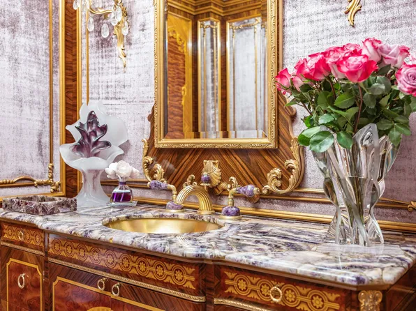 721 5th Avenue image 17 of 26