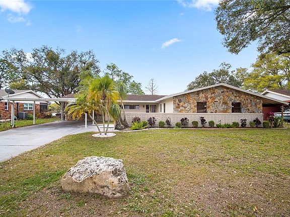 2nd image of 7211 Kingsbury Cir