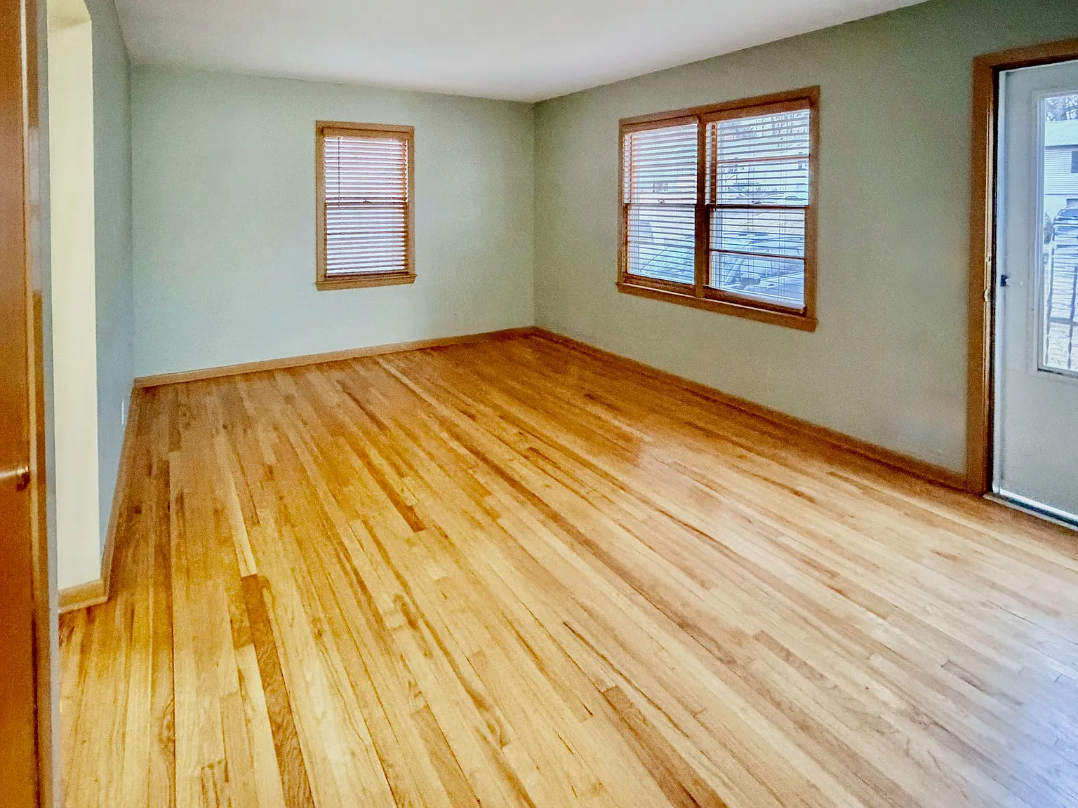 3 bed, 1500 sqft, $1,700 — Photo 2
