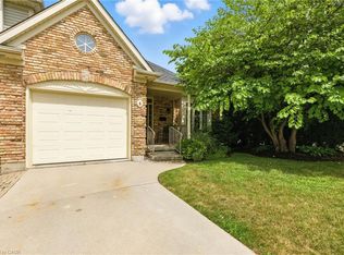 174 Martindale Rd #8, Saint Catharines, ON L2S 3Z9