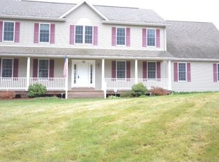 15 Oswegatchie Hills Rd, Niantic, CT 06357