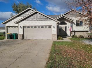 240 Arbor Curv NE, Cokato, MN 55321
