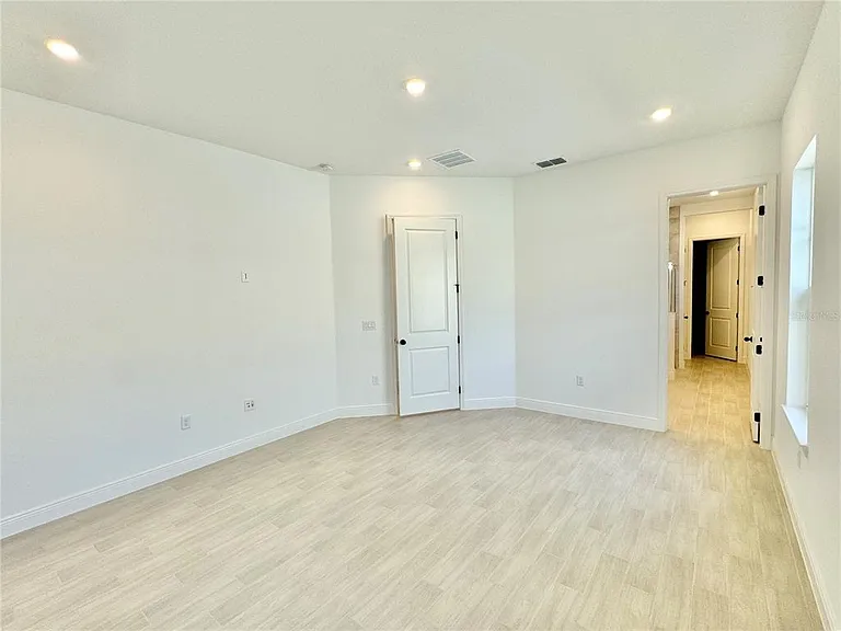 9726 Neruda St — Photo 33