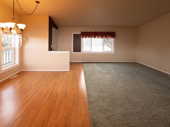 4th image of 1600 Fairview Ave #52
