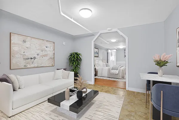 Rented by R New York | media 7
