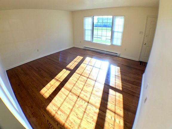 2nd image of 303 Nottoway Dr