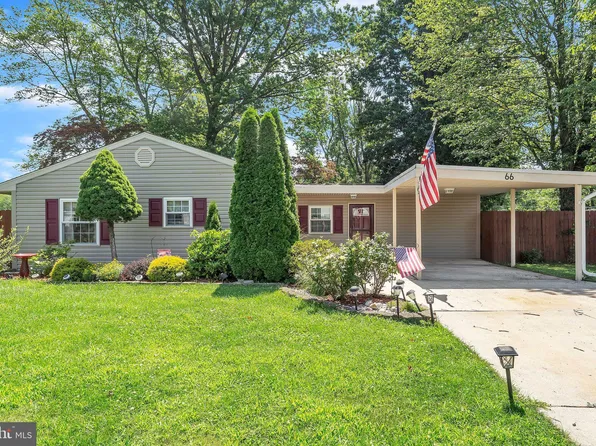 66 Yellowood Dr, Levittown, PA 19057