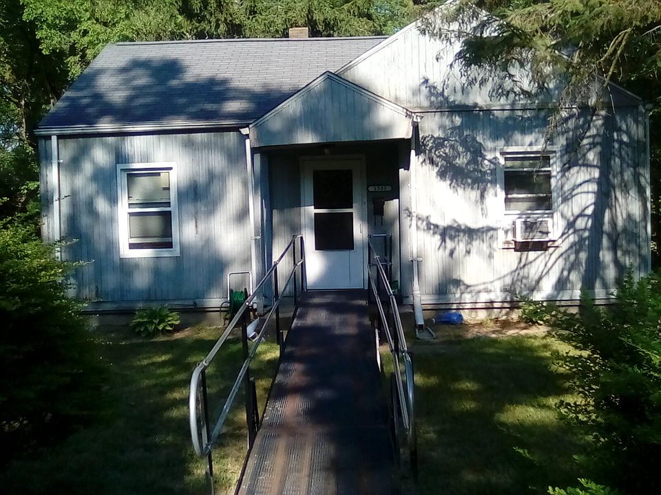 1st image of 1331 Jennings Ave