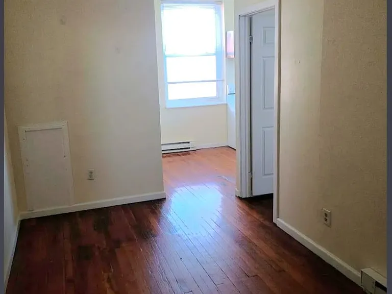 2580 Frankford Ave #6 — Photo 10