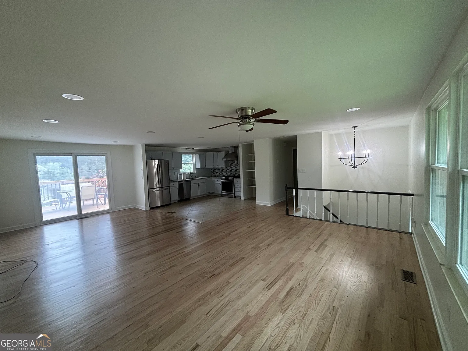 5 bed, 3.0 bath, 2544 sqft, $2,700 — Photo 3