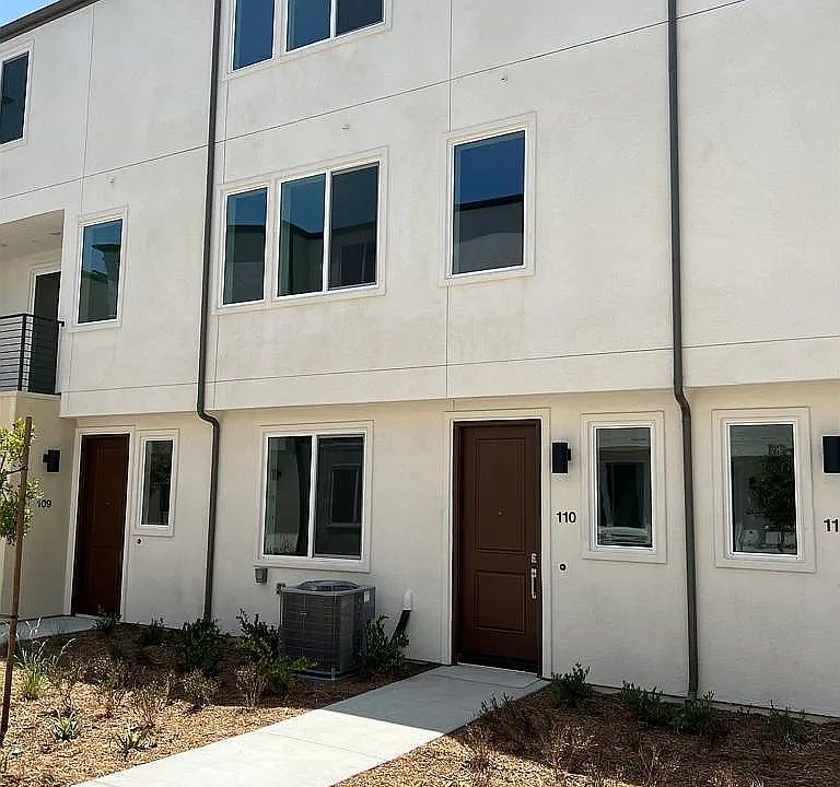 1st image of 5491 Seacliff Pl #110