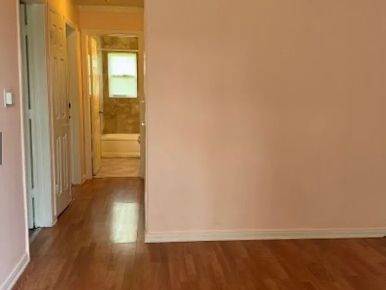 E Outer Dr — Photo 2