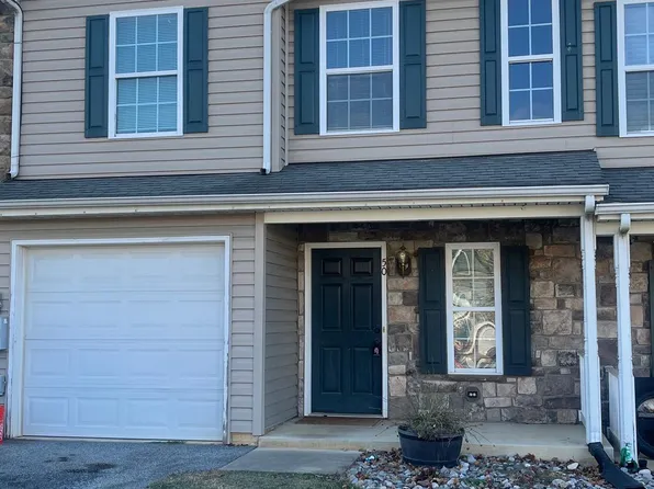 50 Fuzzy Tail Dr, Ranson, WV 25438