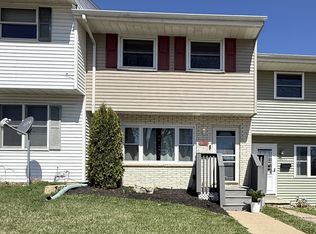 3695 Hillcrest Rd, Dubuque, IA 52002