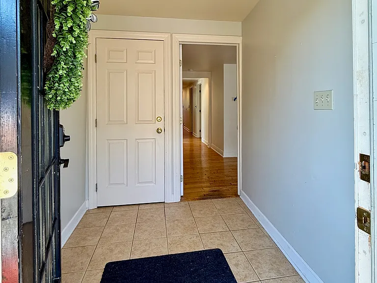 221 Lexington Ave #1 — Photo 3