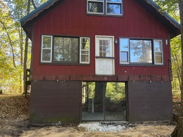 1030 Monterrey Trl, Lake Isabella, MI 48893